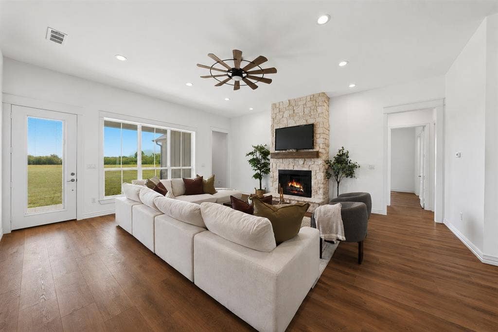 13929 Jackson Road, Krum, TX 76249