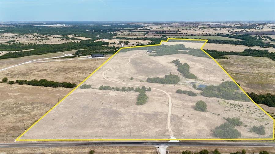 Property photo for 5066 New Windsor Parkway, McGregor, TX