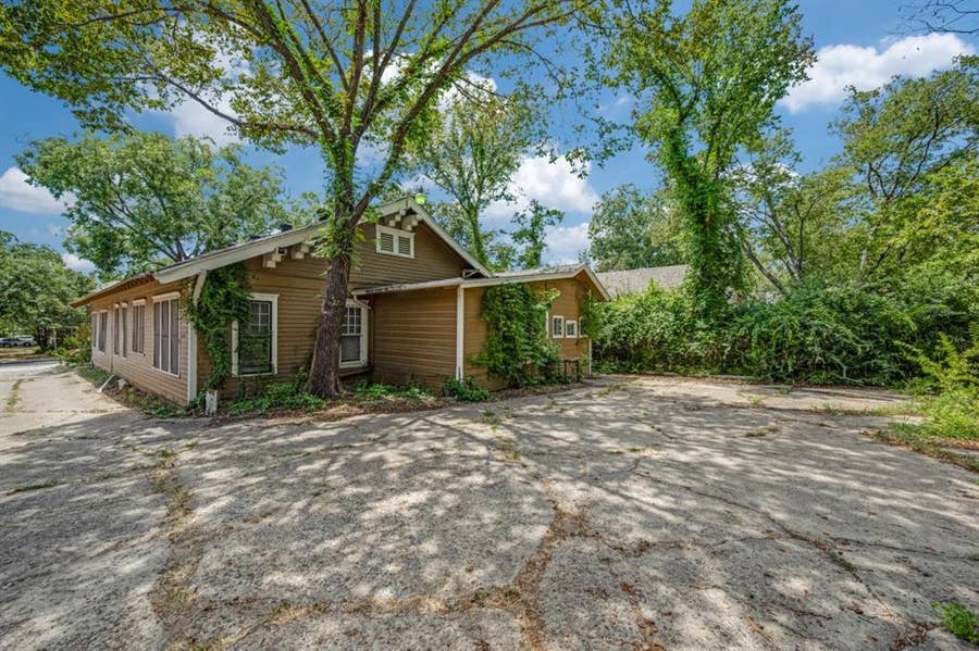 Property photo for 904 W Hickory Street, #B, Denton, TX