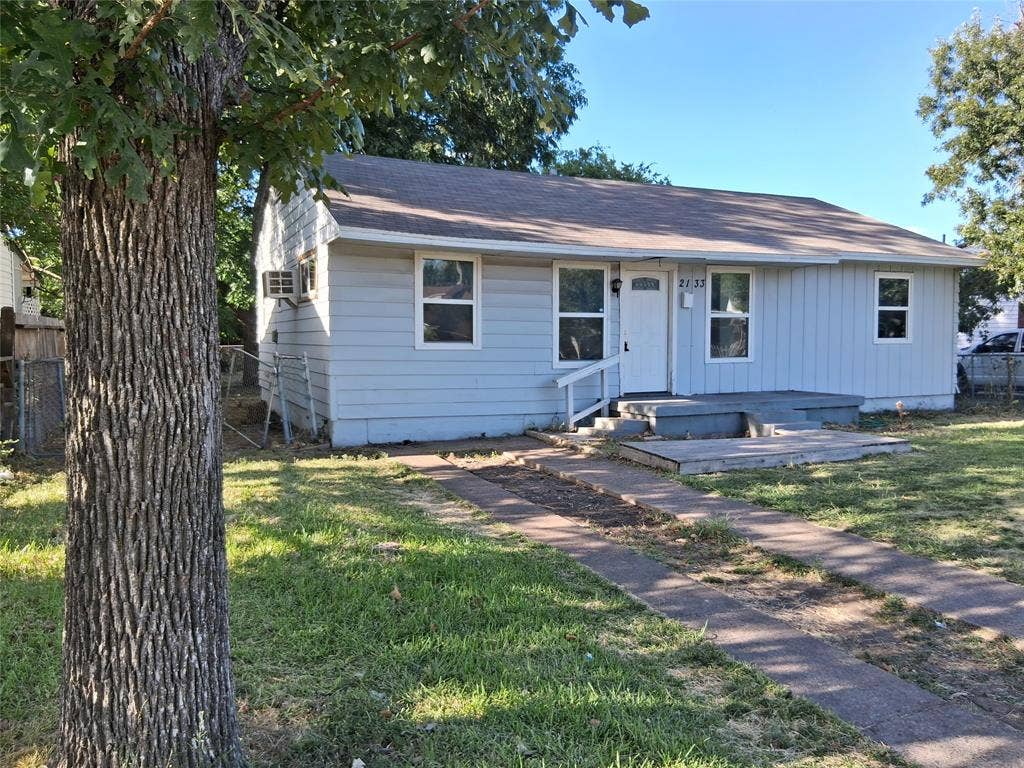 2133 Glenfield Avenue, Dallas, TX 75224 2133 Glenfield Avenue, Dallas, TX 75224