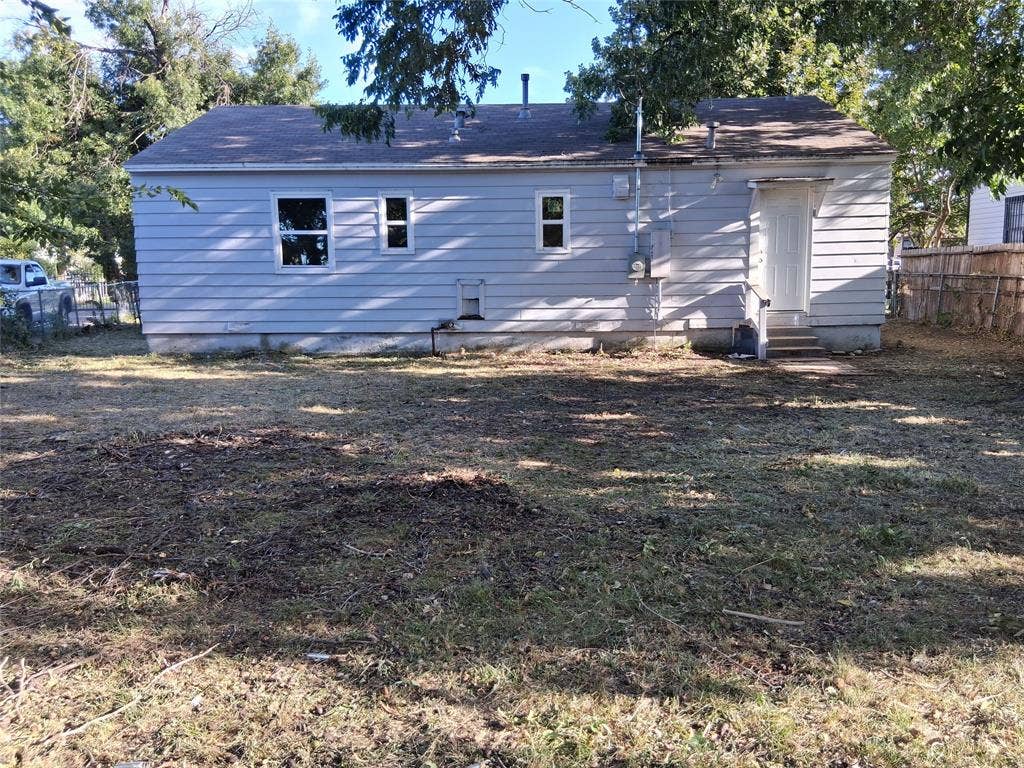 2133 Glenfield Avenue, Dallas, TX 75224 2133 Glenfield Avenue, Dallas, TX 75224