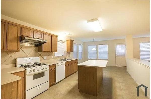 10620 Colfax Drive, McKinney, TX 75072 10620 Colfax Drive, McKinney, TX 75072