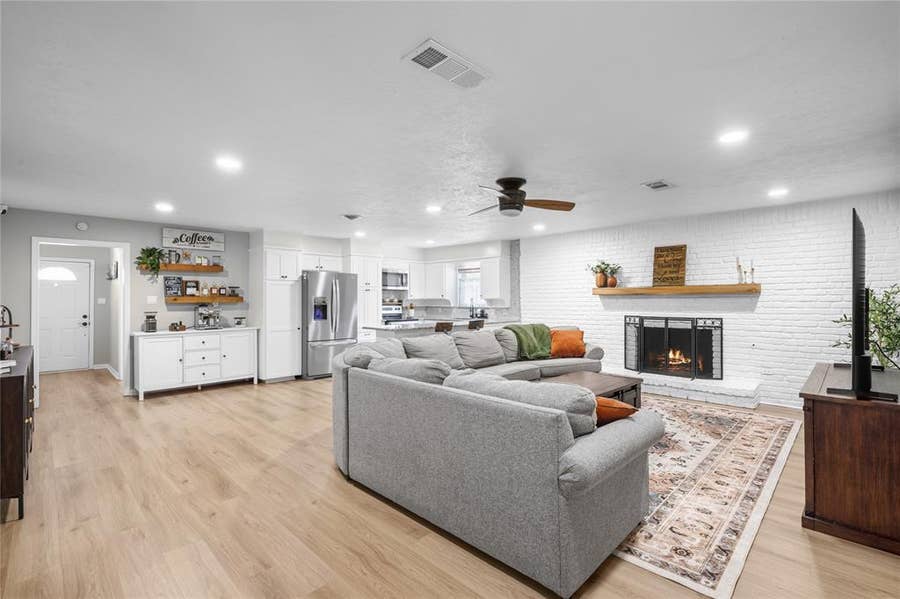 Property photo for 213 Wilshire Drive, Euless, TX