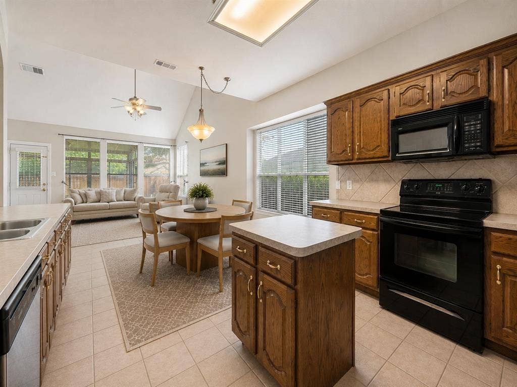 4205 Creek Falls Drive, Corinth, TX 76208 4205 Creek Falls Drive, Corinth, TX 76208