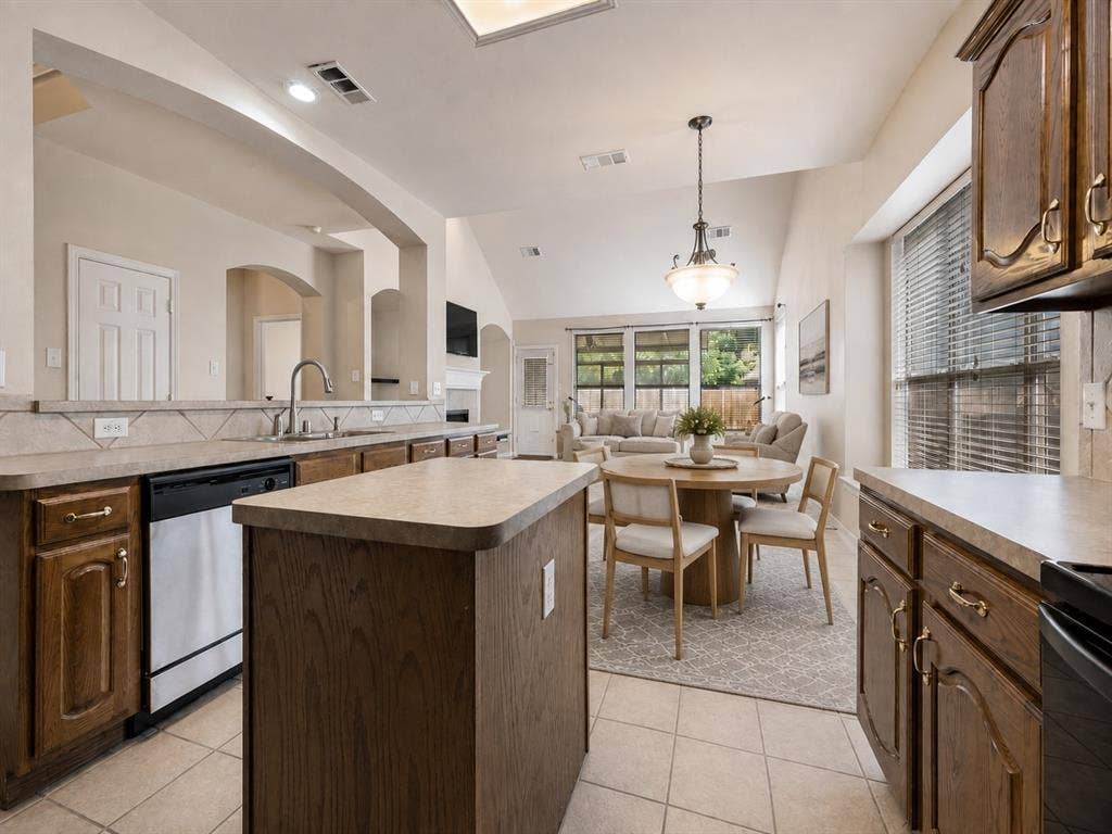 4205 Creek Falls Drive, Corinth, TX 76208 4205 Creek Falls Drive, Corinth, TX 76208