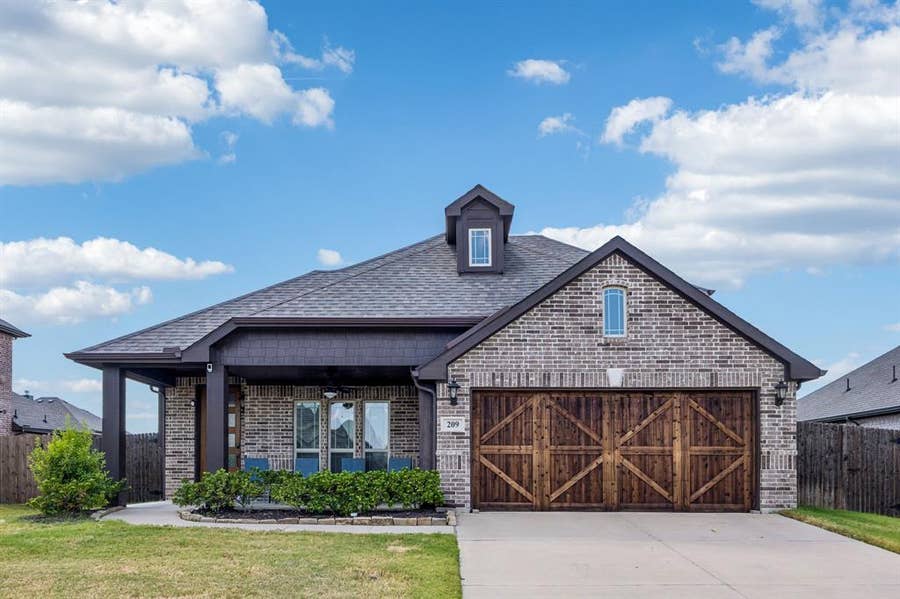 Property photo for 209 Perennial Way, Waxahachie, TX