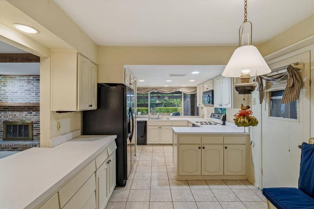 13121 Pennystone Drive, Farmers Branch, TX 75244 13121 Pennystone Drive, Farmers Branch, TX 75244