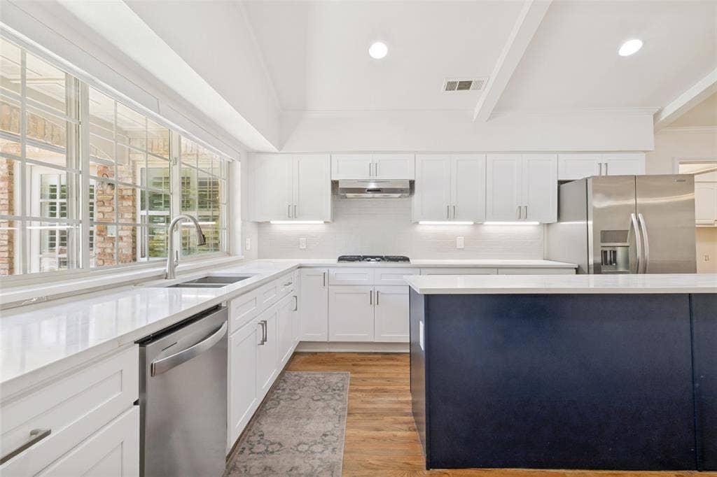 15305 Leavalley Drive, Dallas, TX 75248 15305 Leavalley Drive, Dallas, TX 75248