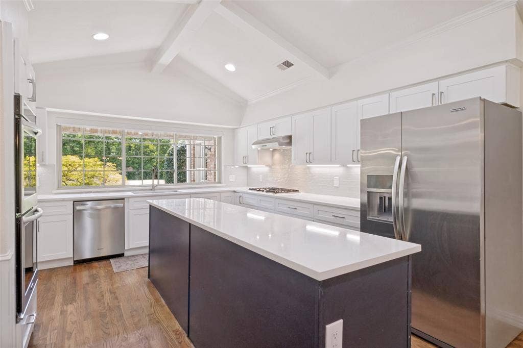 15305 Leavalley Drive, Dallas, TX 75248 15305 Leavalley Drive, Dallas, TX 75248