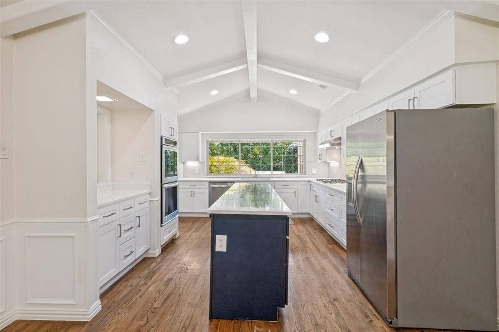 15305 Leavalley Drive, Dallas, TX 75248 15305 Leavalley Drive, Dallas, TX 75248