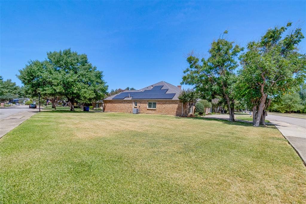 15305 Leavalley Drive, Dallas, TX 75248 15305 Leavalley Drive, Dallas, TX 75248