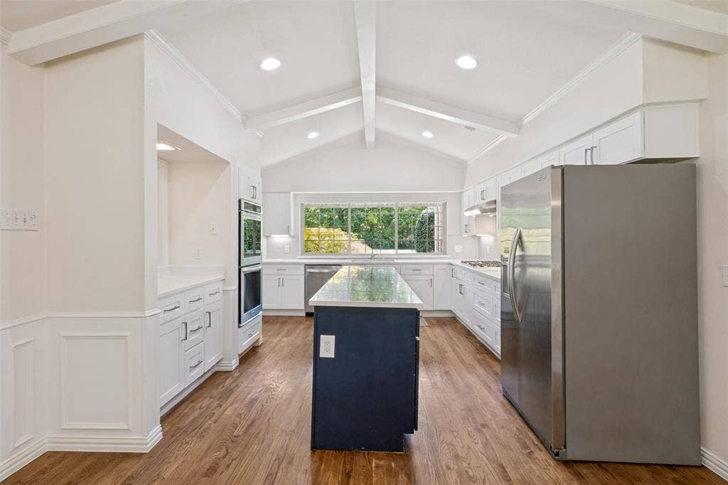 15305 Leavalley Drive, Dallas, TX 75248 15305 Leavalley Drive, Dallas, TX 75248