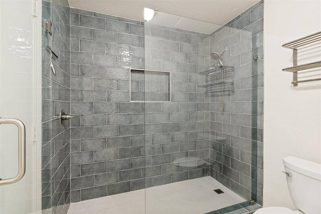 15305 Leavalley Drive, Dallas, TX 75248 15305 Leavalley Drive, Dallas, TX 75248