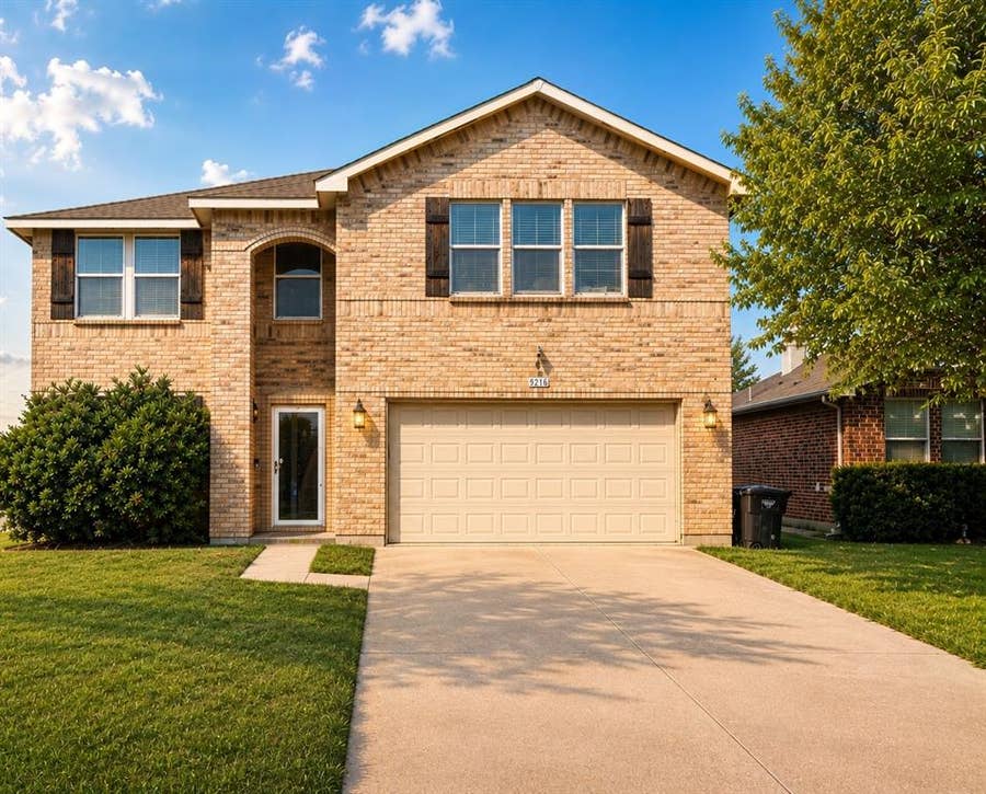 Property photo for 9216 Old Clydesdale Drive, Fort Worth, TX