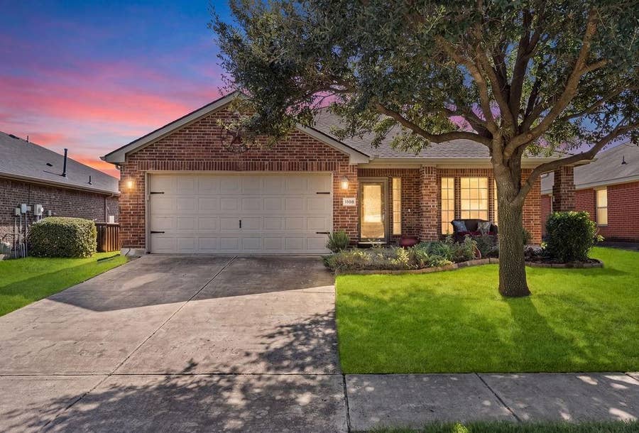 Property photo for 1108 Applegate Way, Royse City, TX