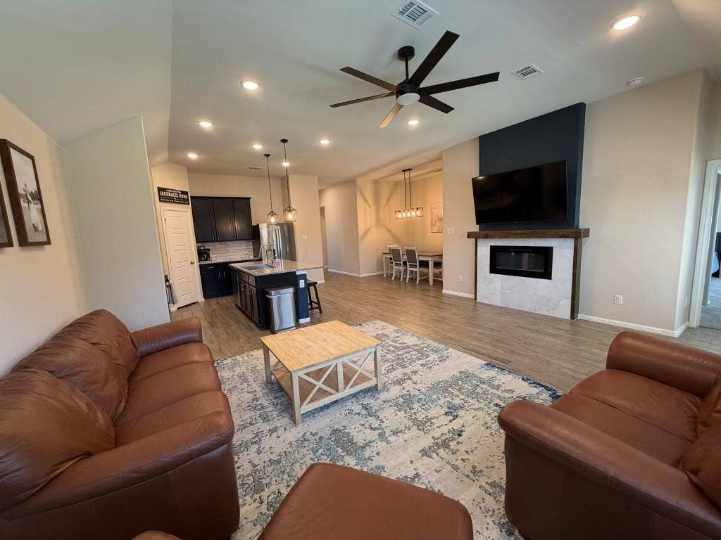 3608 Safai Street, Denton, TX 76210 3608 Safai Street, Denton, TX 76210