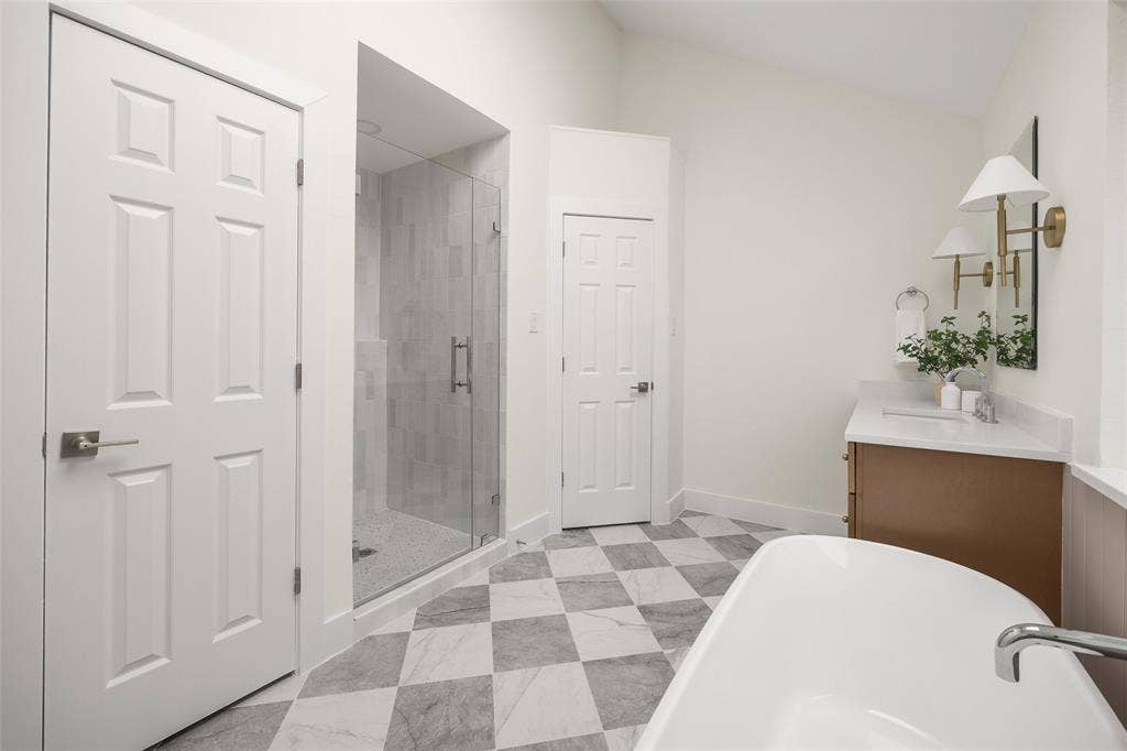 2420 Corby Drive, Plano, TX 75025 2420 Corby Drive, Plano, TX 75025