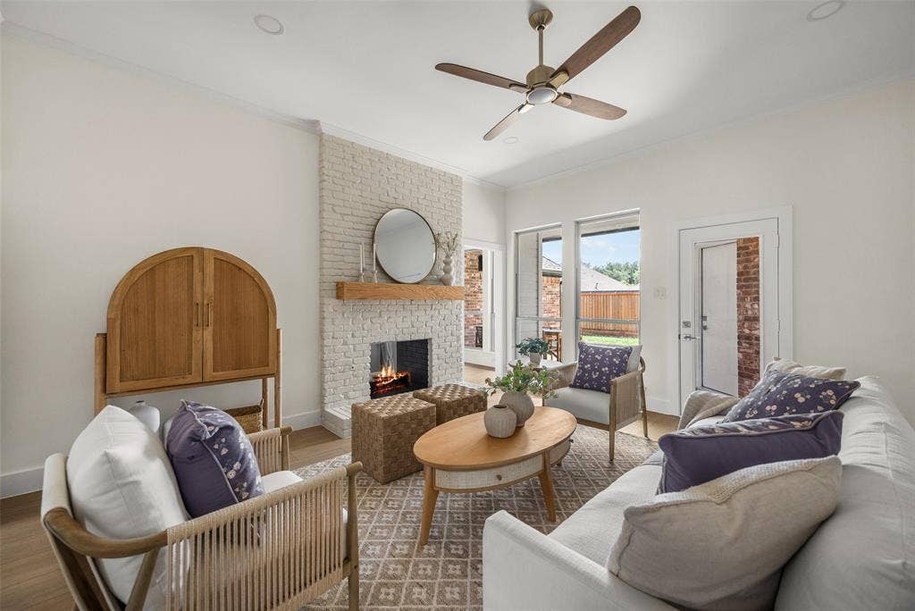 2420 Corby Drive, Plano, TX 75025 2420 Corby Drive, Plano, TX 75025