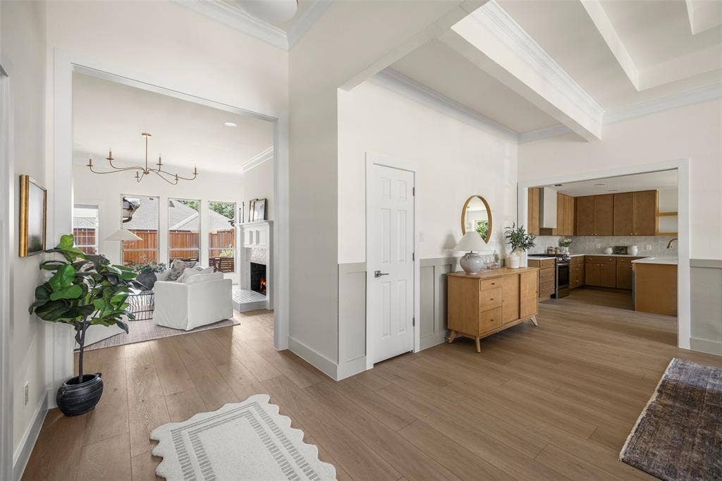 2420 Corby Drive, Plano, TX 75025 2420 Corby Drive, Plano, TX 75025