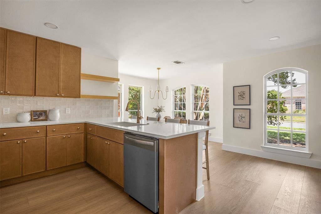 2420 Corby Drive, Plano, TX 75025 2420 Corby Drive, Plano, TX 75025