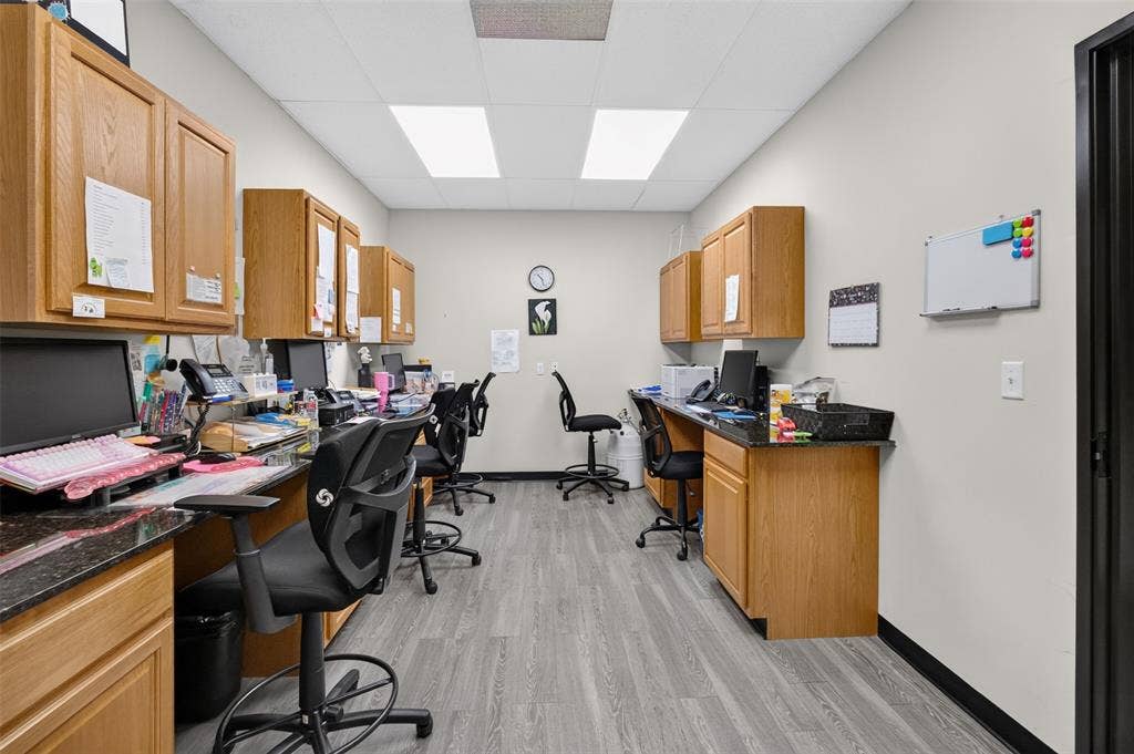 817 W Jefferson Boulevard, Dallas, TX 75208 OFFICE