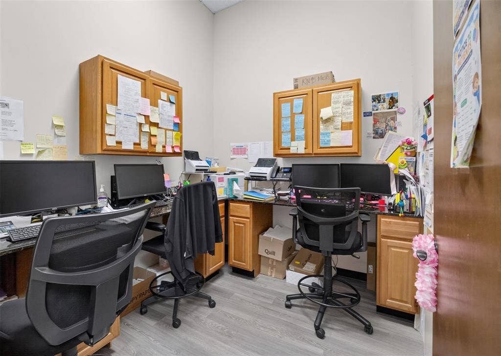 817 W Jefferson Boulevard, Dallas, TX 75208 OFFICE