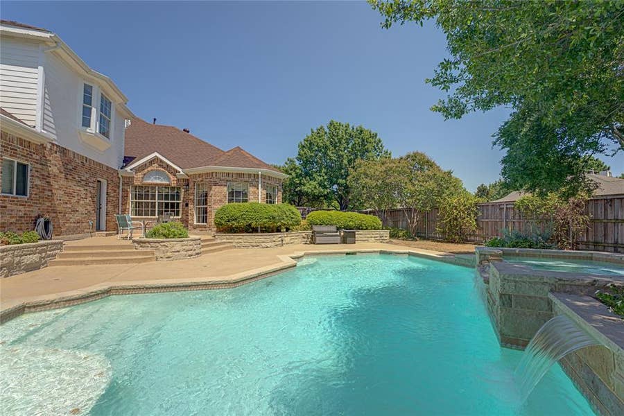 Property photo for 130 W Clubview Court, Murphy, TX
