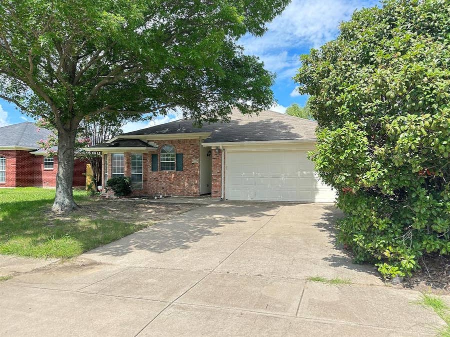 Property photo for 1117 Edenbrook Drive, Arlington, TX