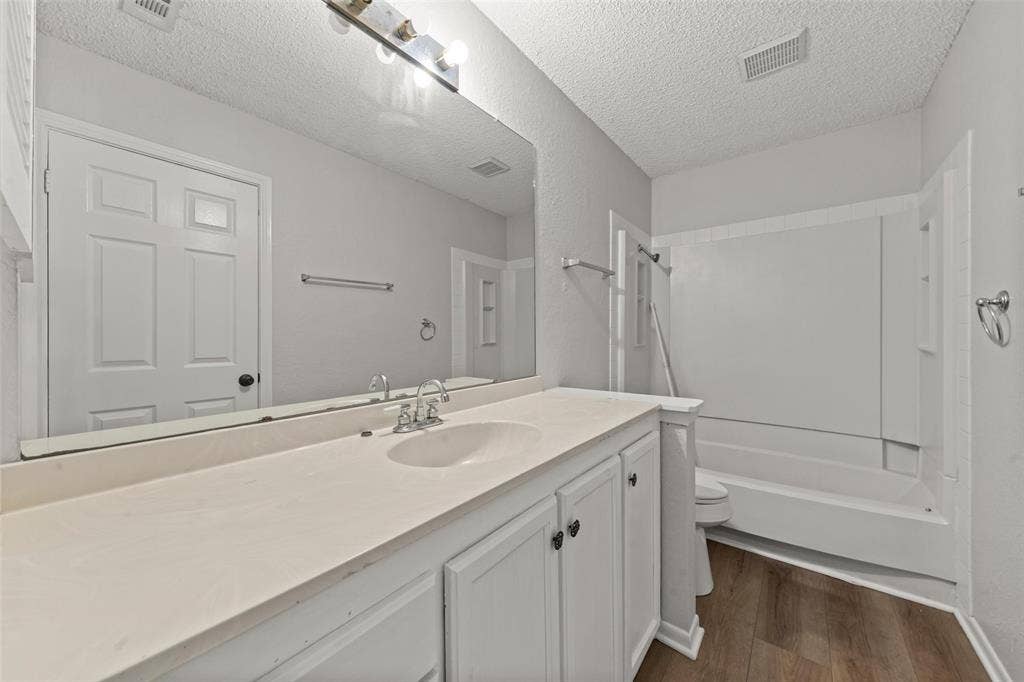 1300 Chapel Creek Road, #1302, Waco, TX 76712 1300