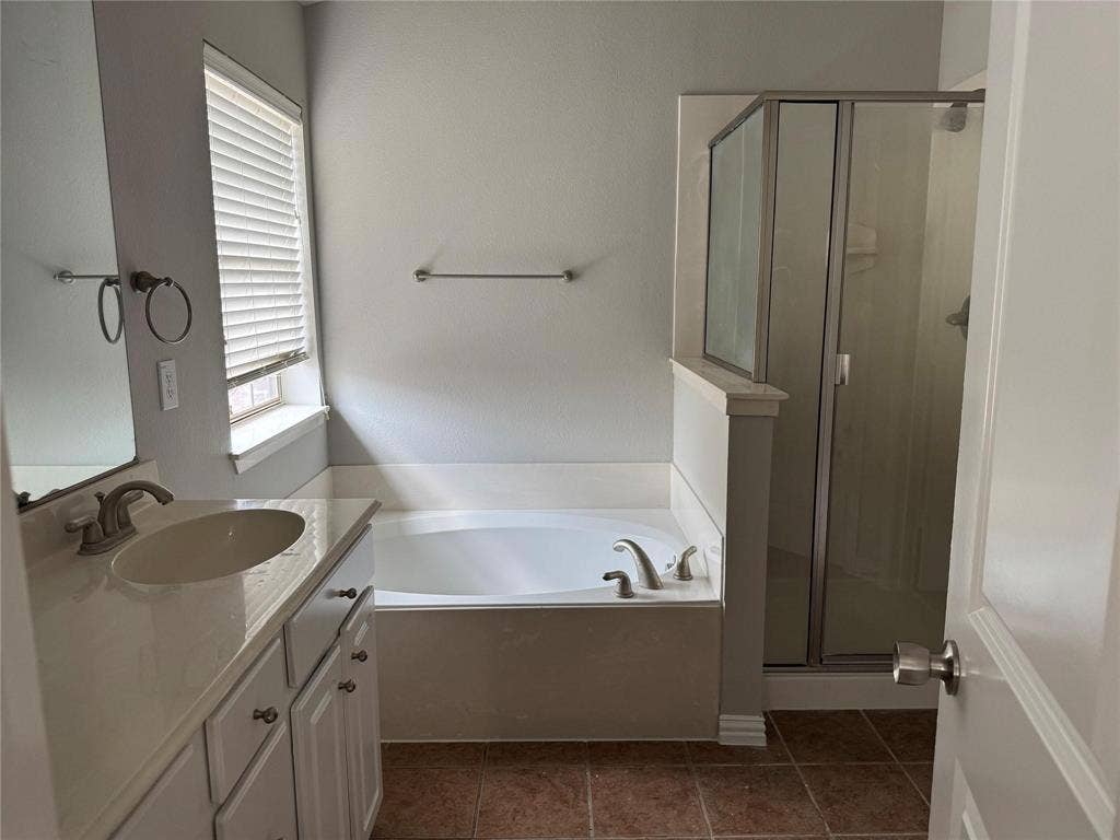 1444 Chase Lane, Irving, TX 75063 1444 Chase Lane, Irving, TX 75063