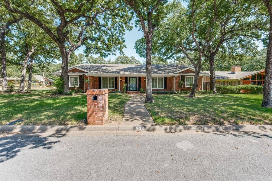 Property photo for 832 Wheelwood Drive, Hurst, TX