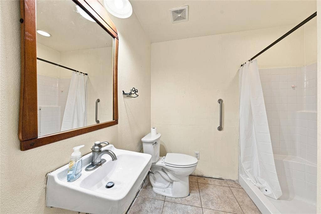 8418 County Road 3613, Murchison, TX 75778 8418 County Road 3613, Murchison, TX 75778