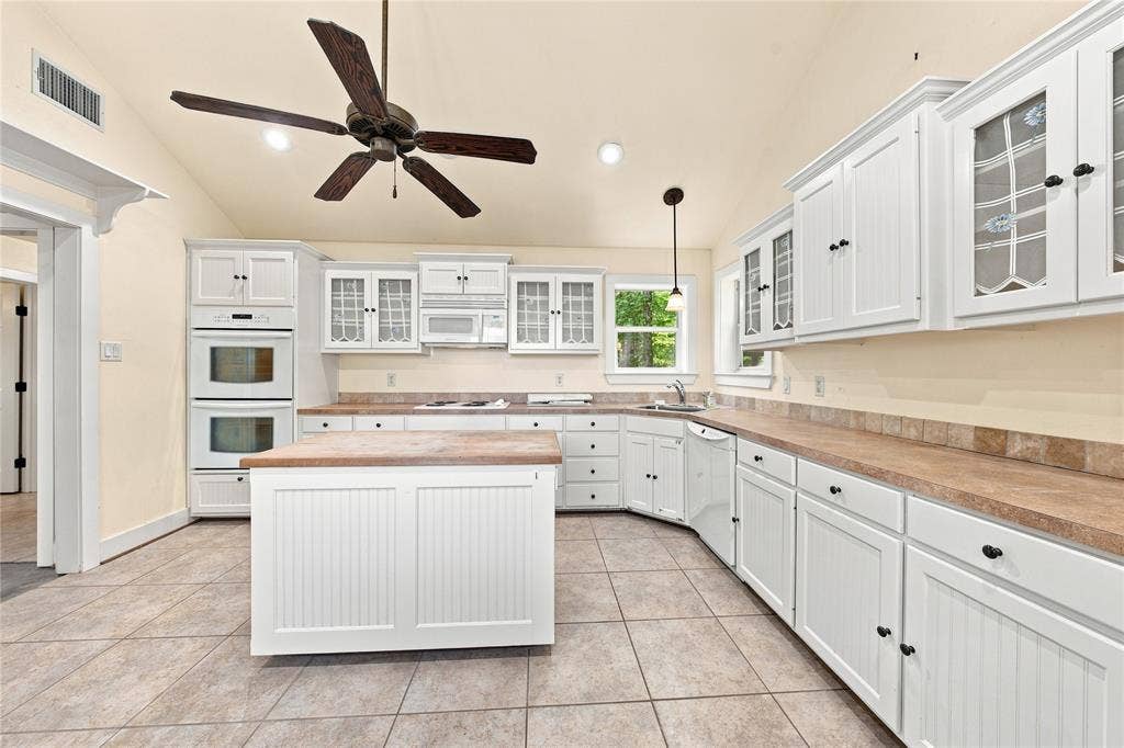 8418 County Road 3613, Murchison, TX 75778 8418 County Road 3613, Murchison, TX 75778