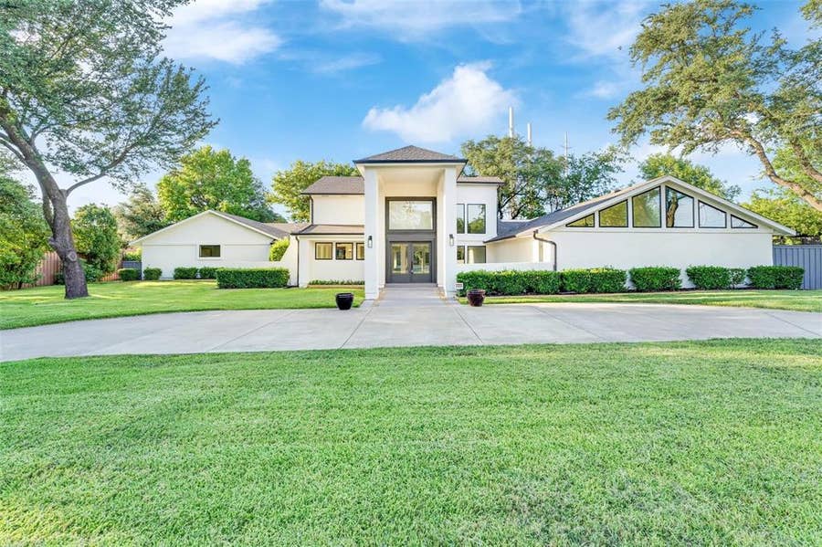 Property photo for 5533 Northaven Road, Dallas, TX