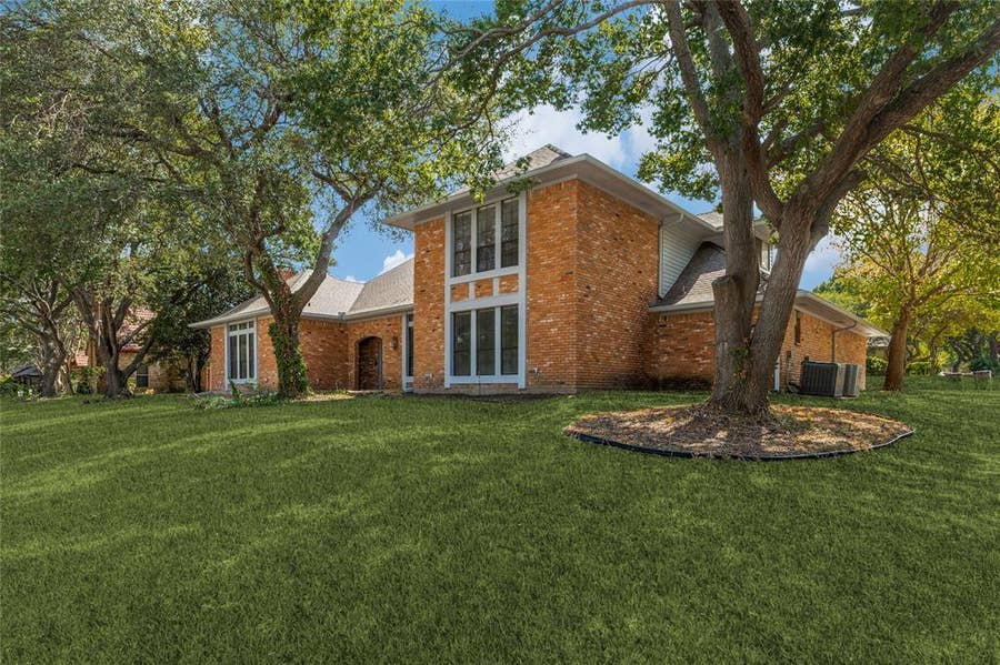 Property photo for 5013 Country Place Drive, Plano, TX