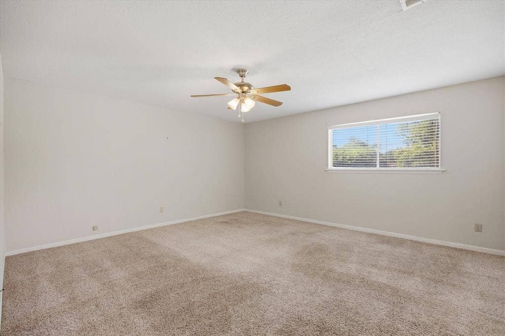 2925 Melmar Park Street, Commerce, TX 75428