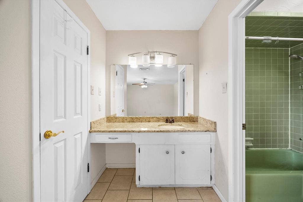 2925 Melmar Park Street, Commerce, TX 75428