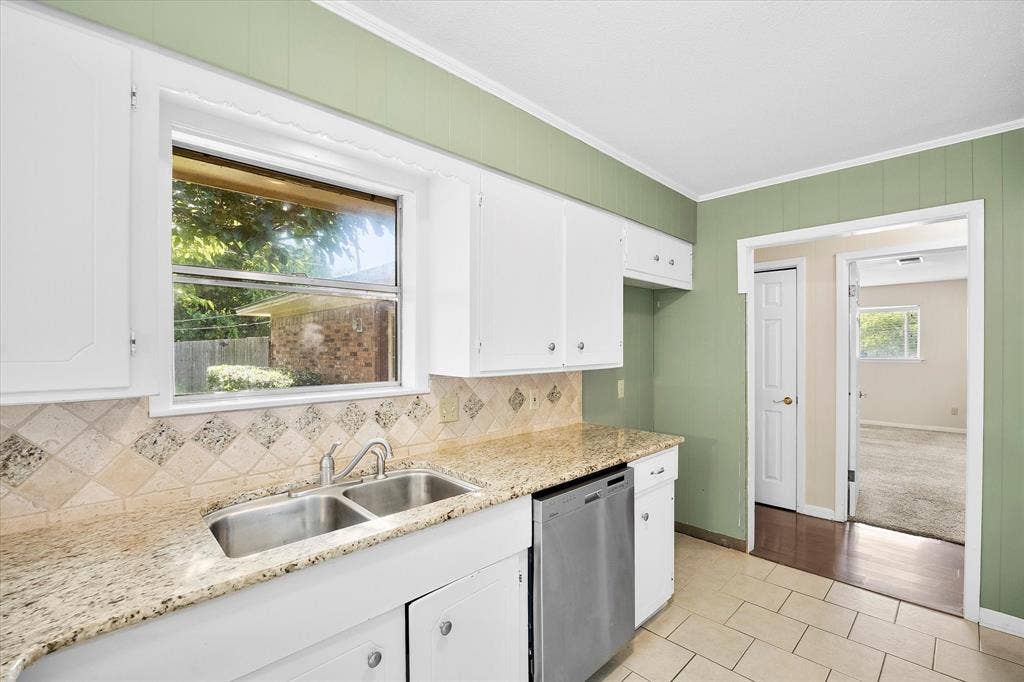 2925 Melmar Park Street, Commerce, TX 75428