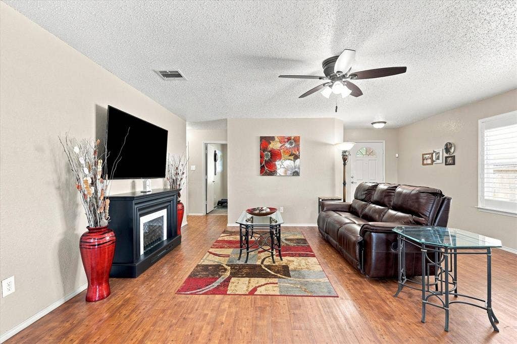 2036 Moonlight Trail, Heartland, TX 75126 2036 Moonlight Trail, Heartland, TX 75126