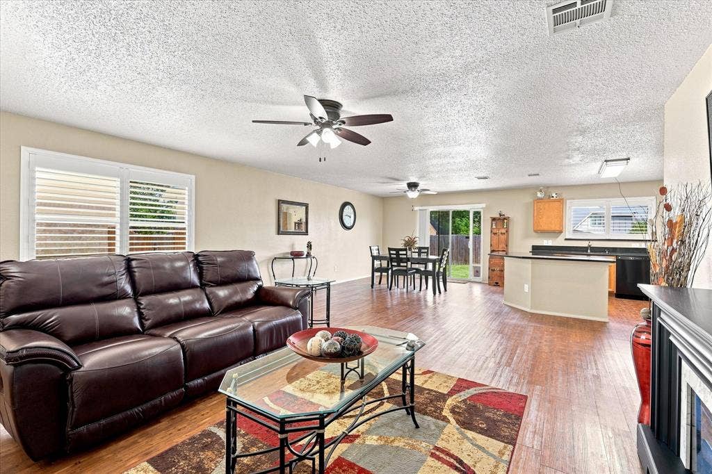 2036 Moonlight Trail, Heartland, TX 75126 2036 Moonlight Trail, Heartland, TX 75126