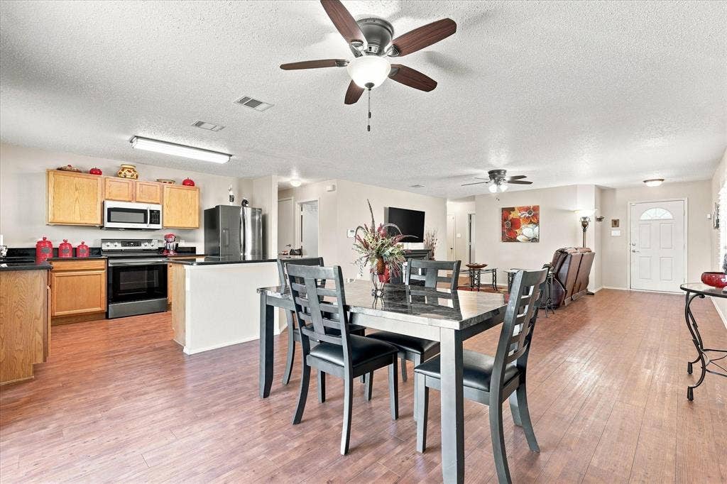 2036 Moonlight Trail, Heartland, TX 75126 2036 Moonlight Trail, Heartland, TX 75126