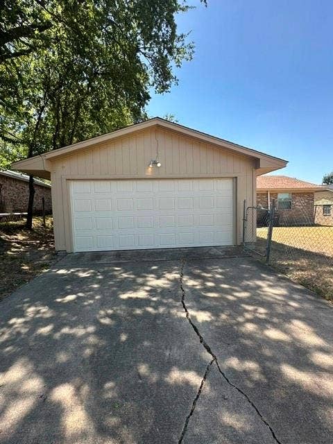 1441 Quartet Drive, Dallas, TX 75241 Rear entry garage