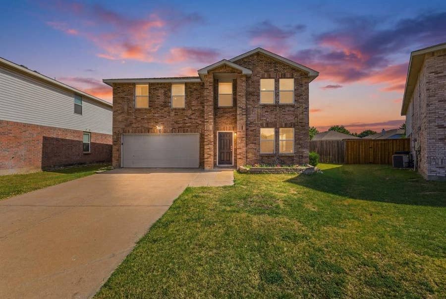 Property photo for 1741 Baxter Springs Drive, Fort Worth, TX