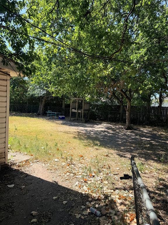 313 Lawndale Street, Robinson, TX 76706 Large Back Yard