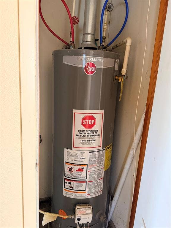 313 Lawndale Street, Robinson, TX 76706 GAs Water Heater