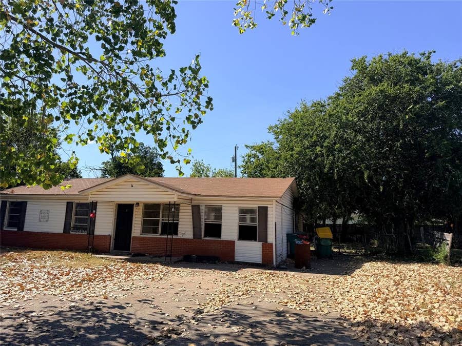 Property photo for 313 Lawndale Street, Robinson, TX