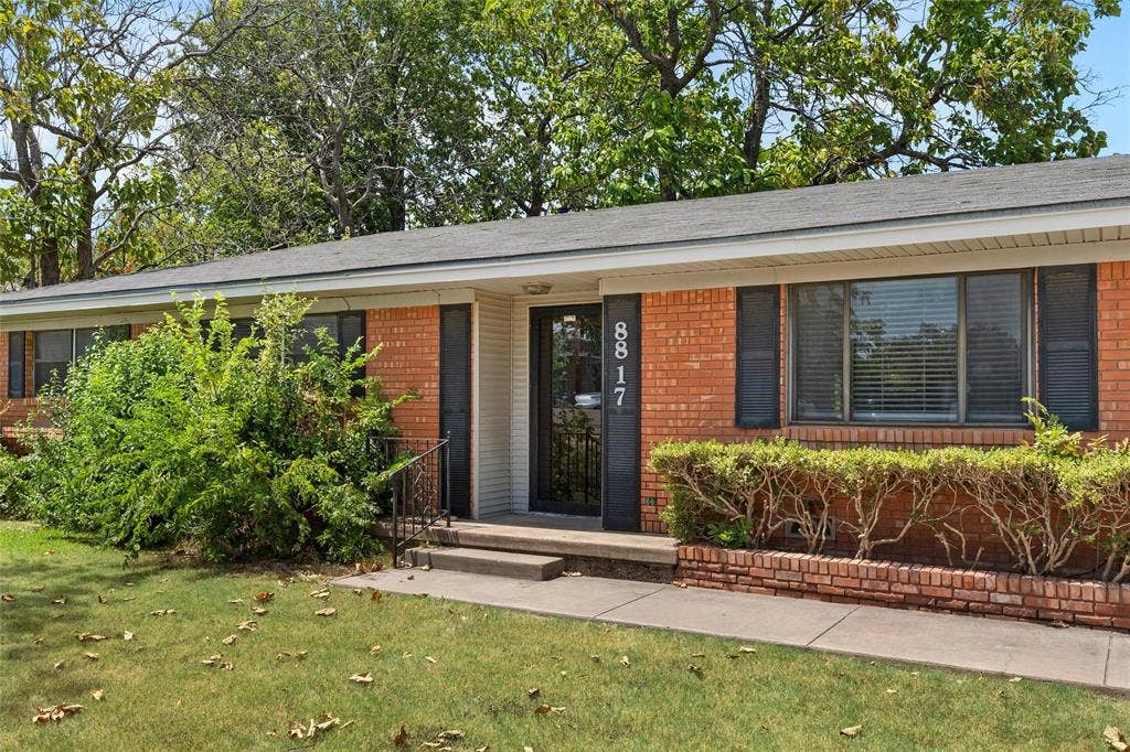 8817 Oakdale Drive, Woodway, TX 76712 8817 Oakdale Drive, Woodway, TX 76712