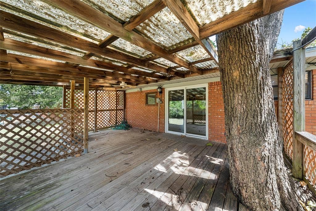 8817 Oakdale Drive, Woodway, TX 76712 8817 Oakdale Drive, Woodway, TX 76712