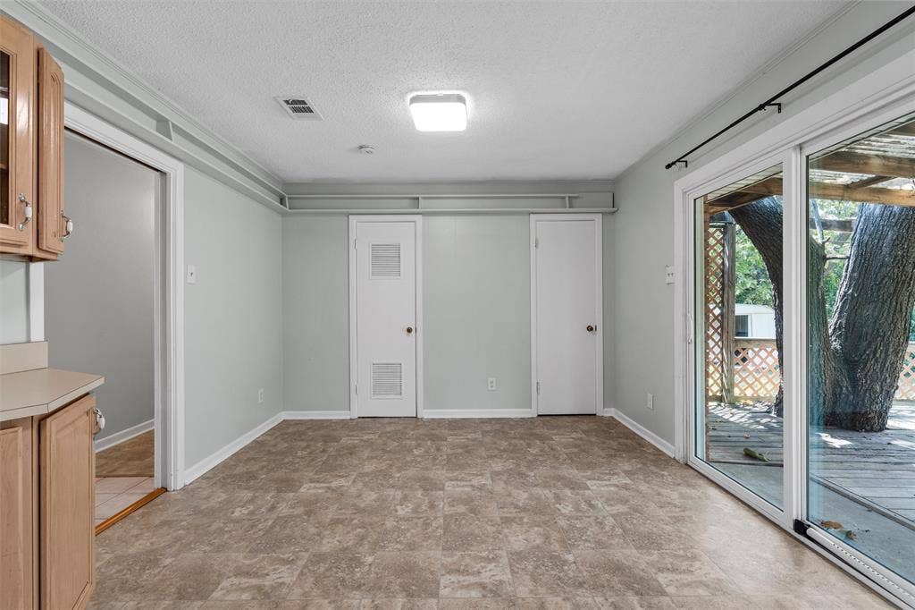 8817 Oakdale Drive, Woodway, TX 76712 8817 Oakdale Drive, Woodway, TX 76712