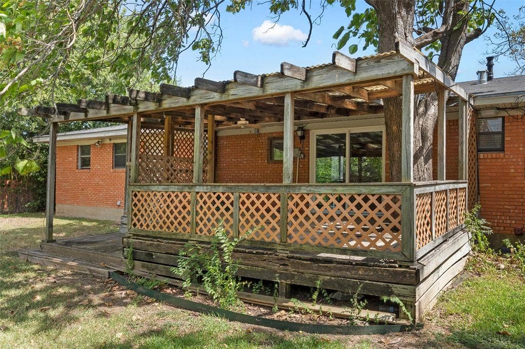 8817 Oakdale Drive, Woodway, TX 76712 8817 Oakdale Drive, Woodway, TX 76712